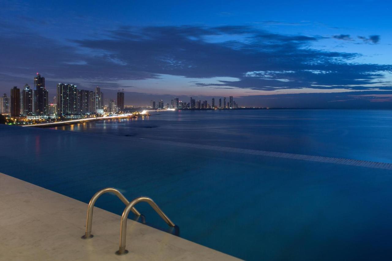 巴拿马jw万豪酒店 巴拿马城 外观 照片 View of the city from the pool