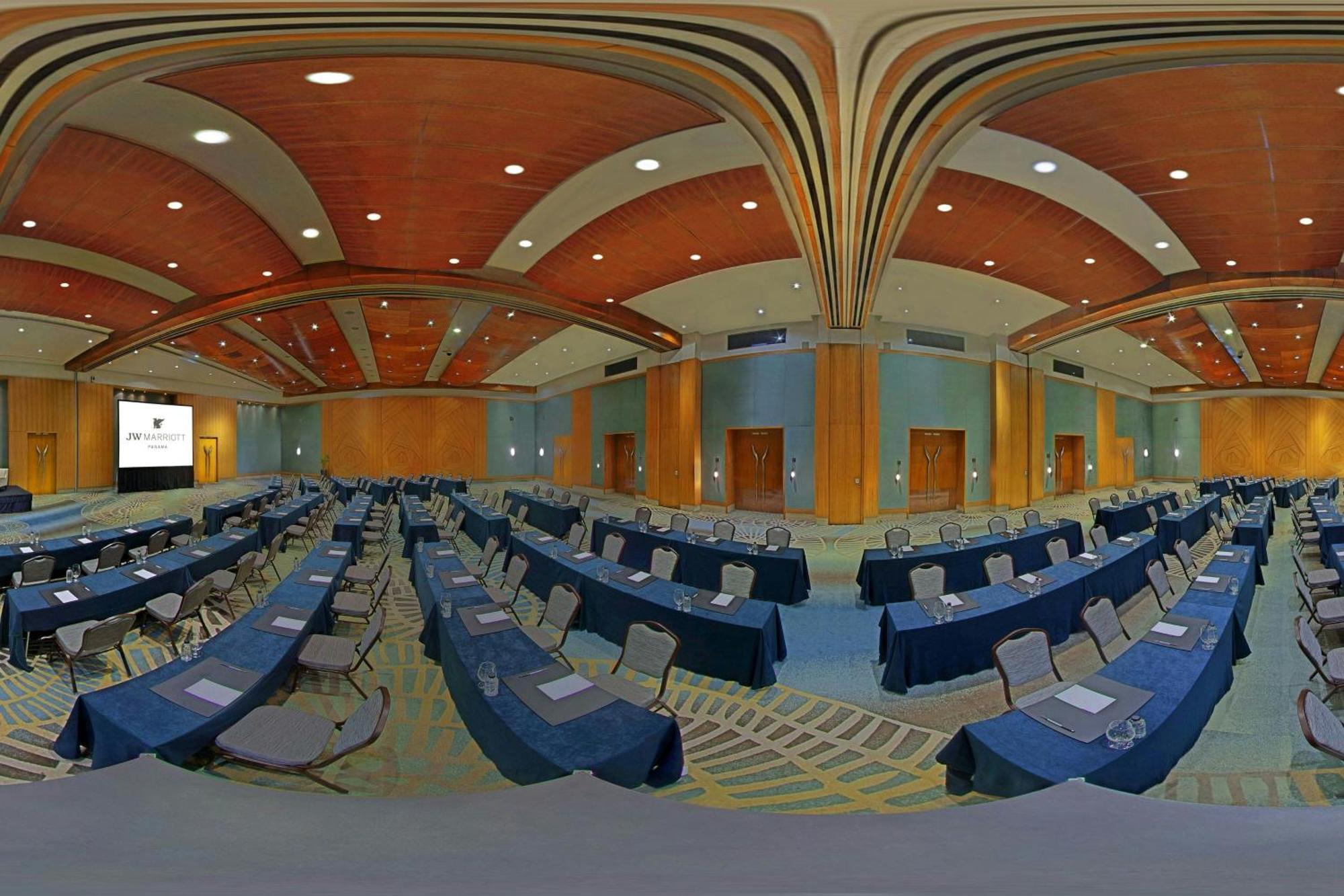 巴拿马jw万豪酒店 巴拿马城 外观 照片 The 360° image of the meeting room of the European University Barcelona