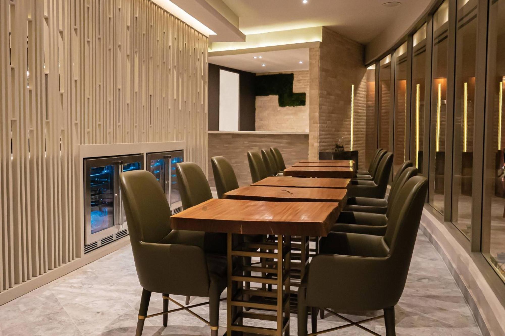 巴拿马jw万豪酒店 巴拿马城 外观 照片 The Club lounge at Hong Kong International Airport